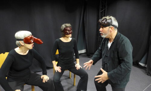 L’ÉVÉNEMENT THÉÂTRAL                              « DES MASQUES ET VOUS© »